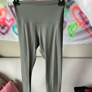 Sage green align leggings 28’